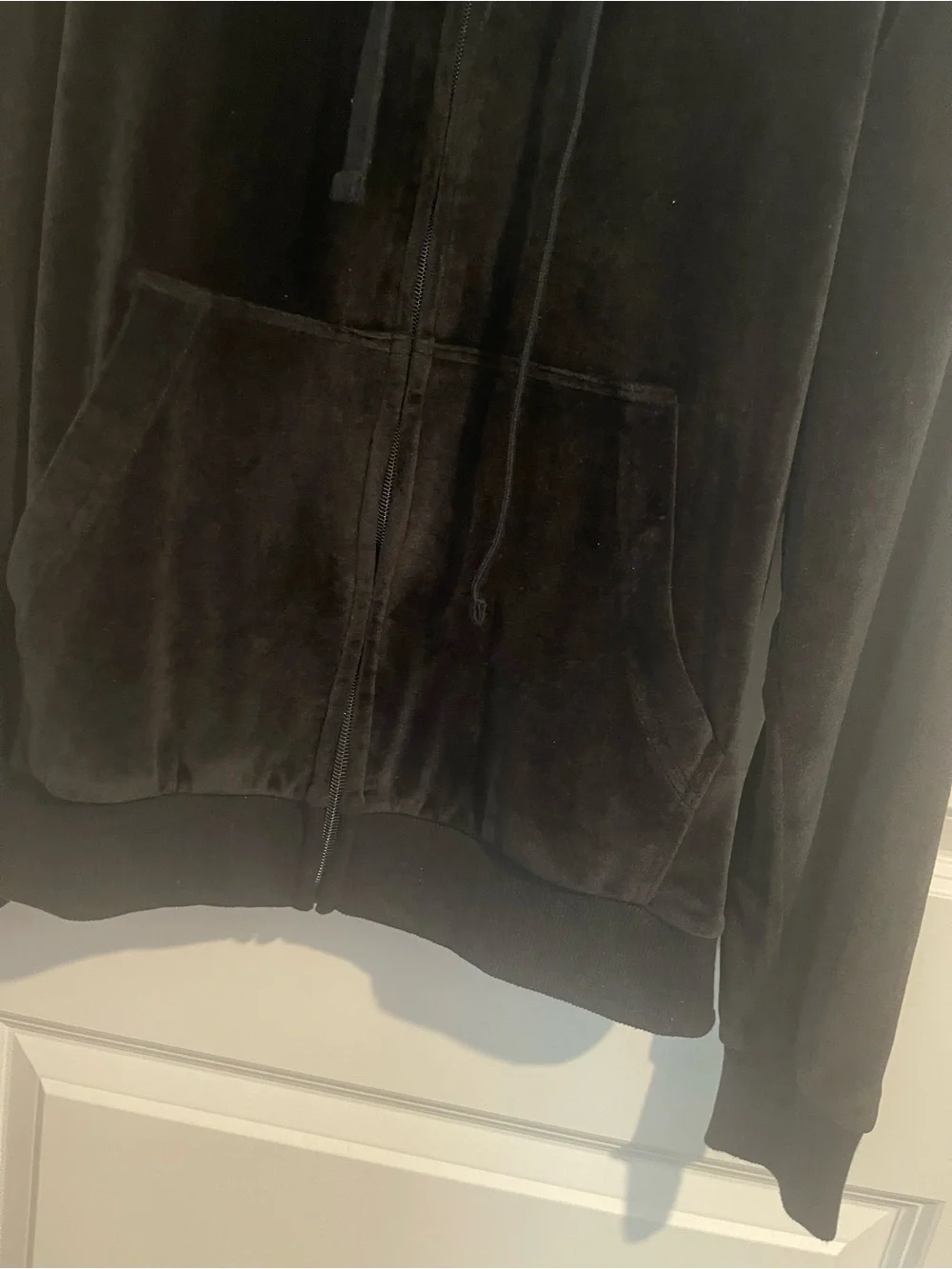Nike Woman’s M Black Velour Full Zip Hoodie with White Embroidered Swoosh. 20P-P